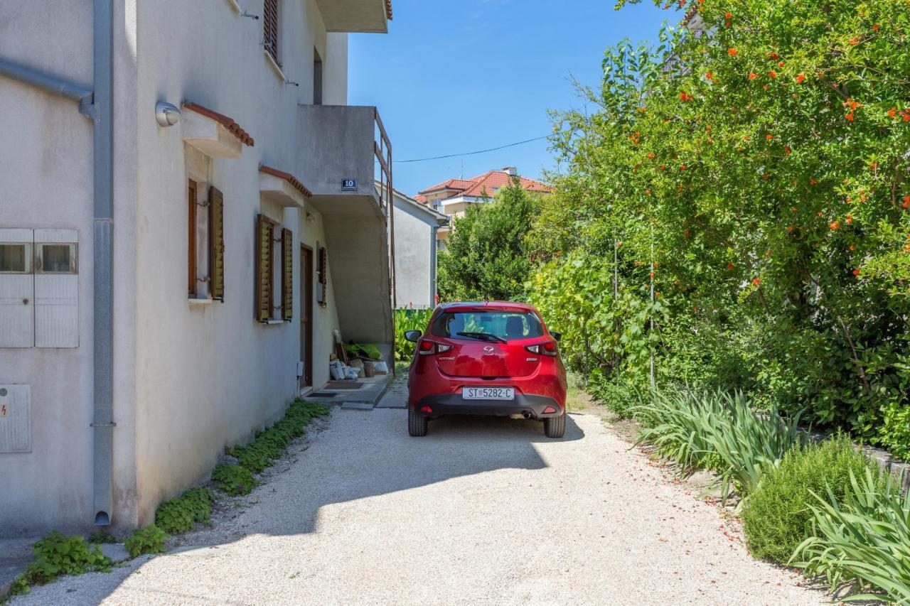 Apartments With A Parking Space Kastel Stari, Kastela - 20999 المظهر الخارجي الصورة